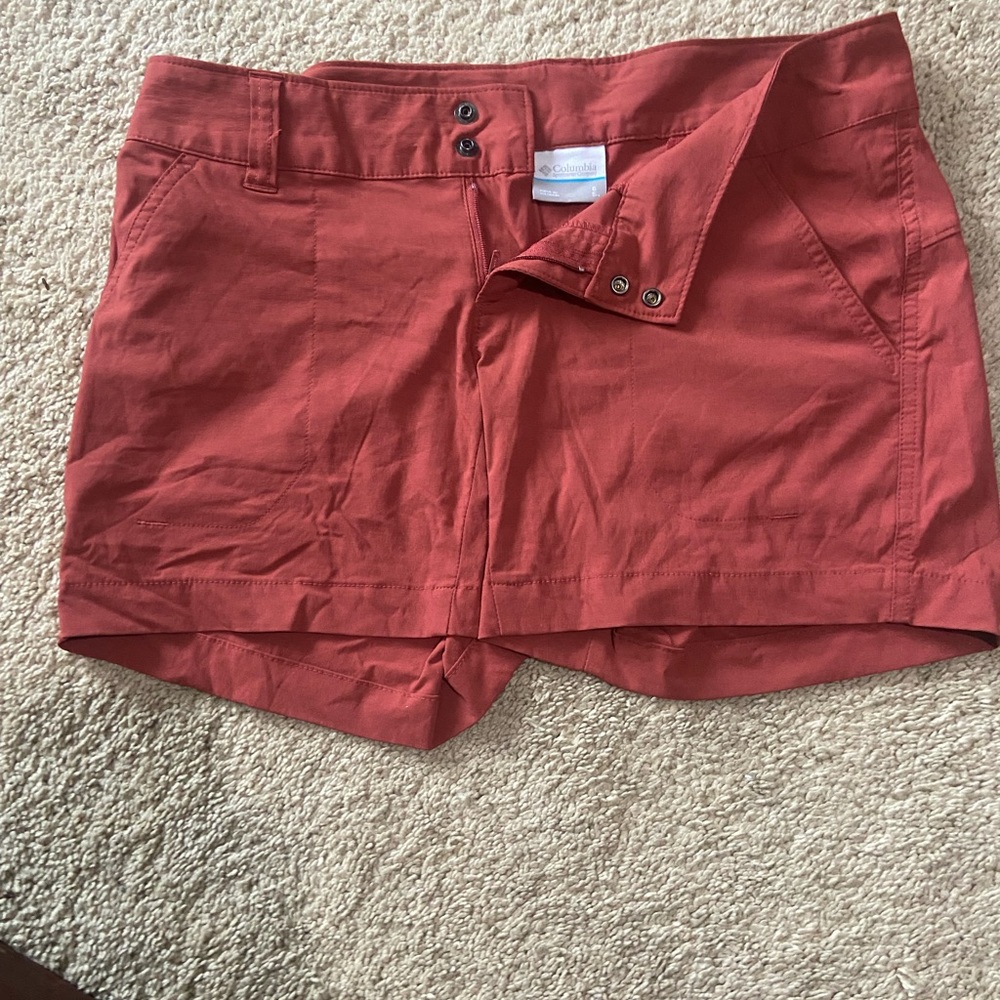 Columbia woman’s shorts